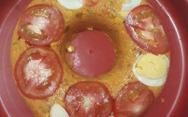 Cuscuz à paulista de linguiça calabresa