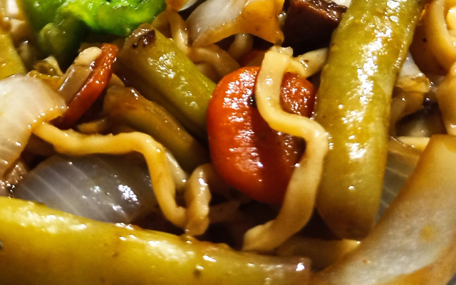 Yakisoba original (tipo fast food)