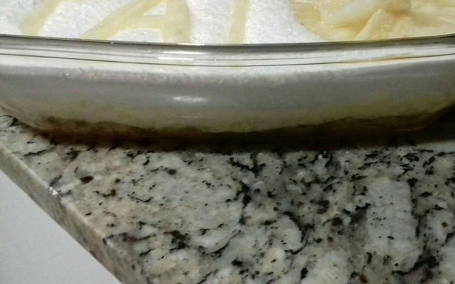 Pavê de abacaxi com marshmallow e coco fresco