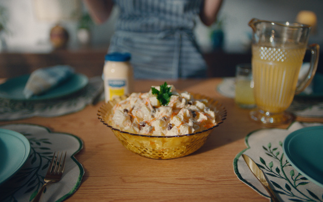 Salada de Maionese Cremosa com Uva-passa