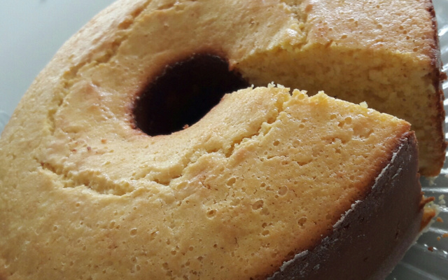 Bolo de fubá com coalhada