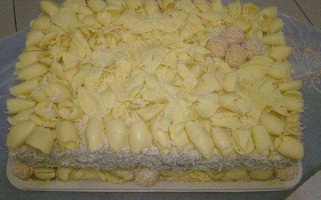 Bolo de aniversário de pêssego