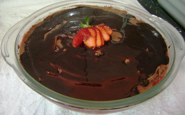 Delícia cremosa com morangos