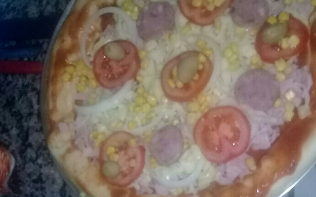 Pizza com borda recheada