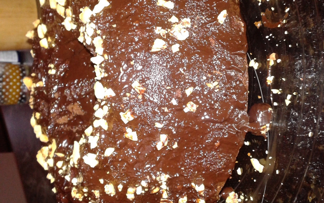 Bolo de chocolate com frutas vermelhas