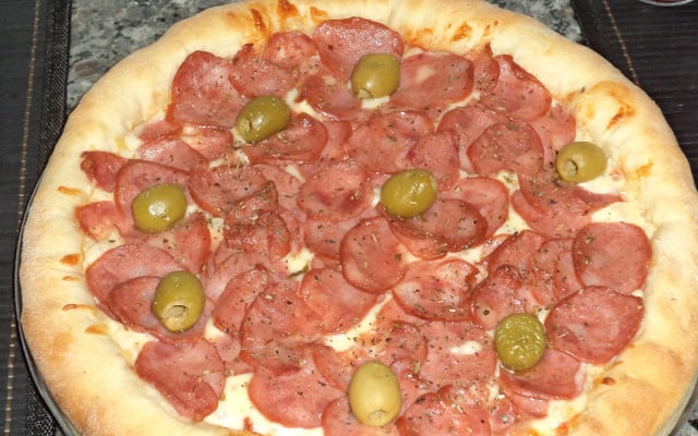 Pizza de forno ou churrasqueira