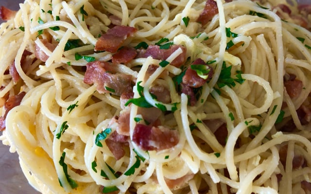 Massa a carbonara (a verdadeira)