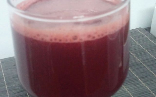 Suco de cenoura, beterraba, limão