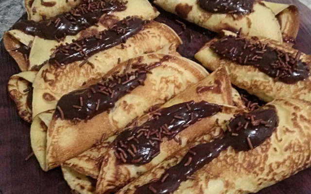 Panqueca doce de brigadeiro