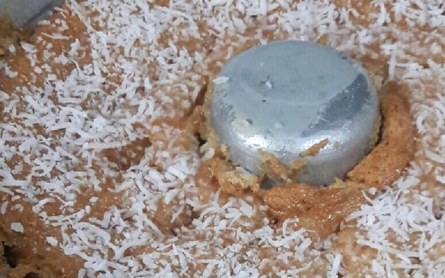 Bolo de laranja gelado com coco