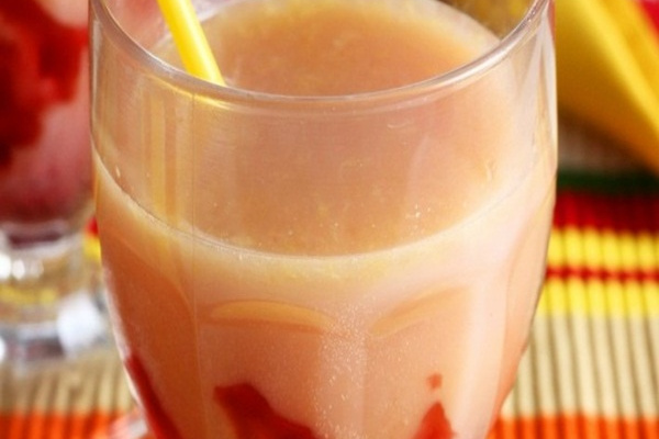 Vitamina de Ades uva e laranja