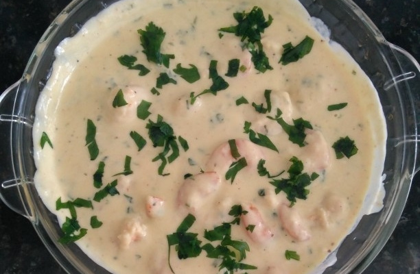 Camarão ao molho branco