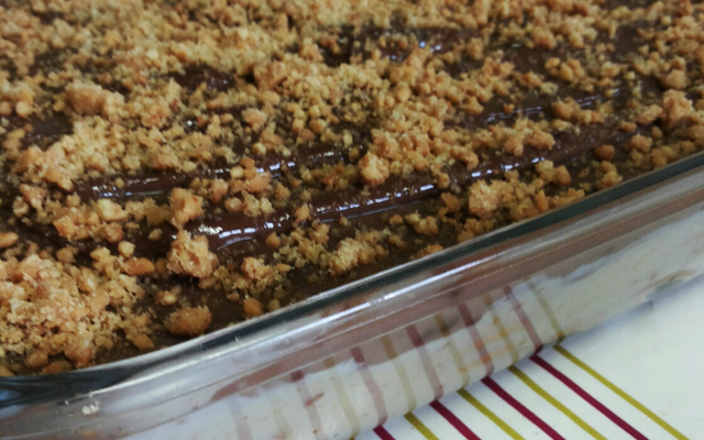 Torta de bolachinha com paçoca