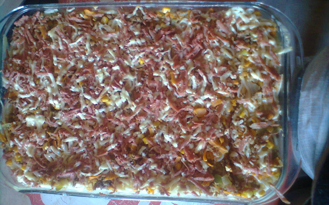 Macarronada com molho branco e molho bolonhesa