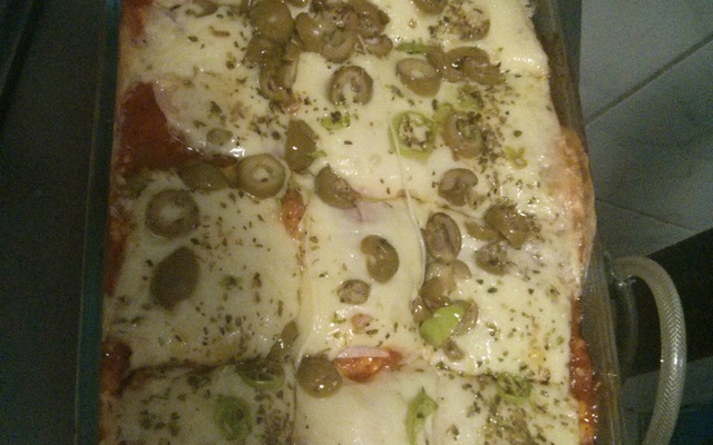 Torta de pão de forma com queijo e presunto