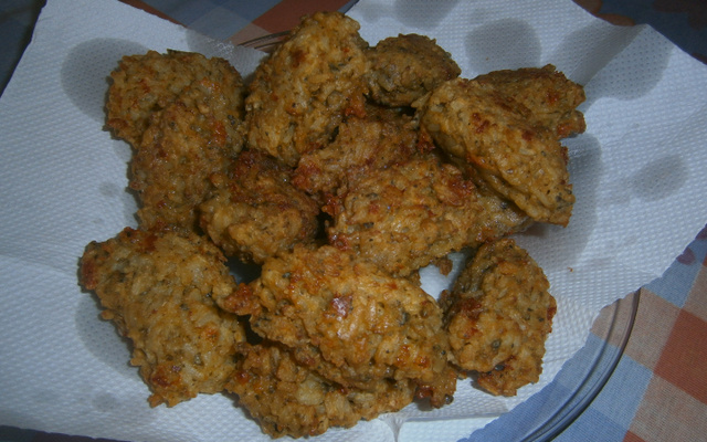 Bolinho de arroz crocante