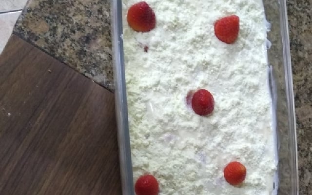 Pavê de morango com leite Ninho