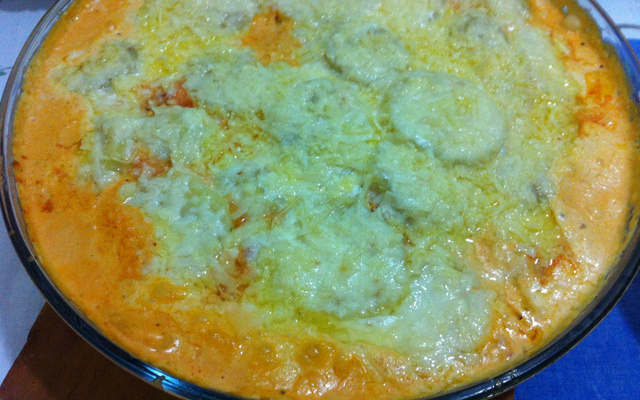 Gratinado de batata com presunto e queijo