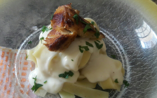 Macarrão com frango e molho branco