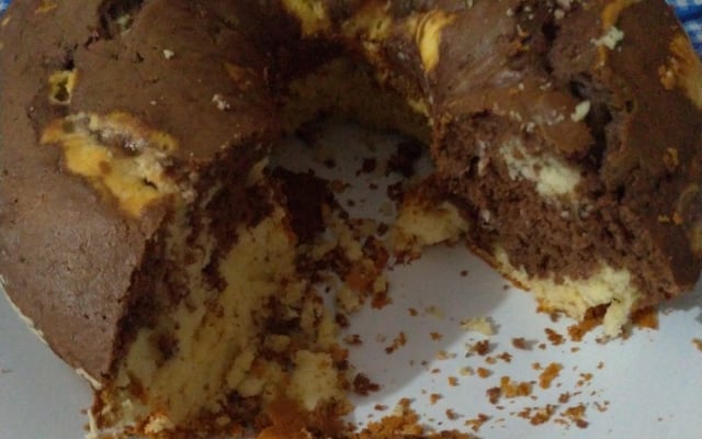 Bolo mesclado de chocolate