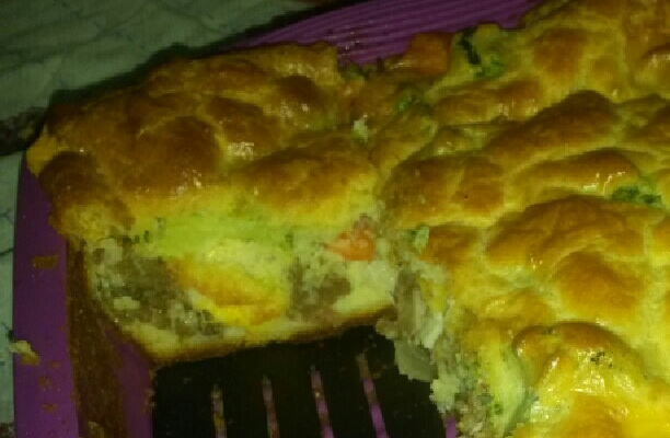 Torta de brócolis com carne