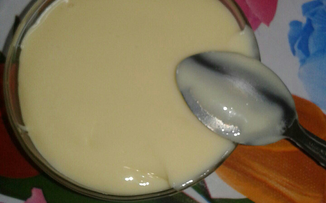 Leite condenado caseiro