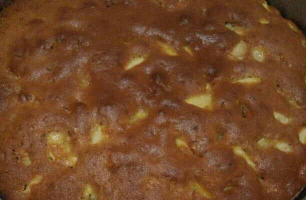 Bolo de liquidificador de maçã e banana