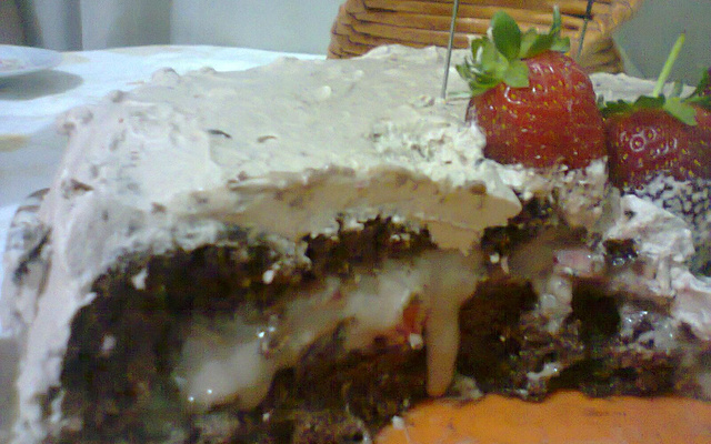 Bolo de chocolate com morango