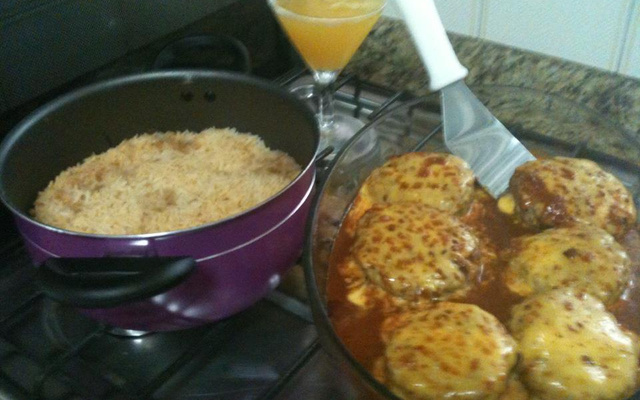 Polpetone assado e recheado