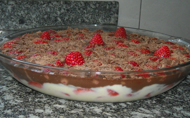 Delícia de chocolate e morango