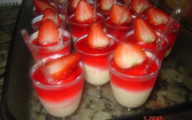 Sobremesa barata e elegante