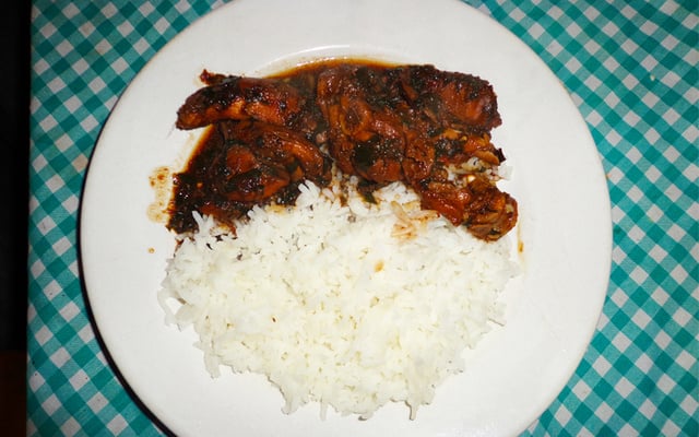 Frango com shoyu e gengibre