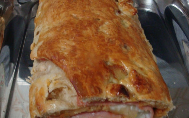 Pizza ou pão enrolado