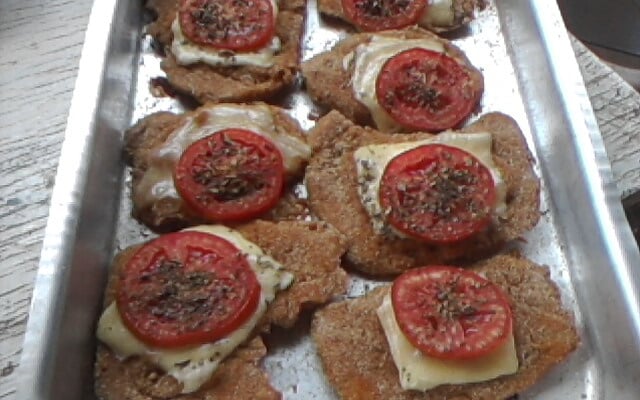 Frango empanado assado