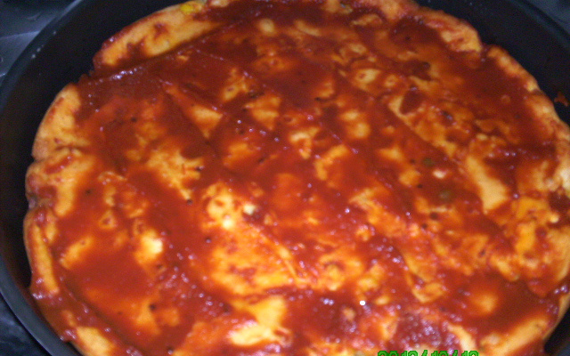 Torta de salsicha, ervilha e milho verde