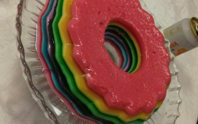 Gelatinas coloridas em camadas