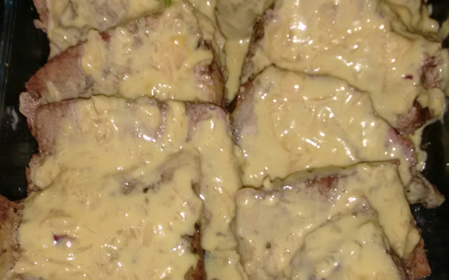 Lombo assado ao vinho com molho especial