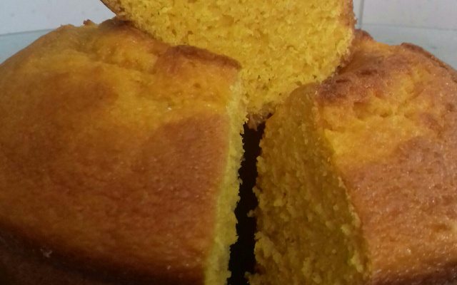 Bolo de cenoura com laranja