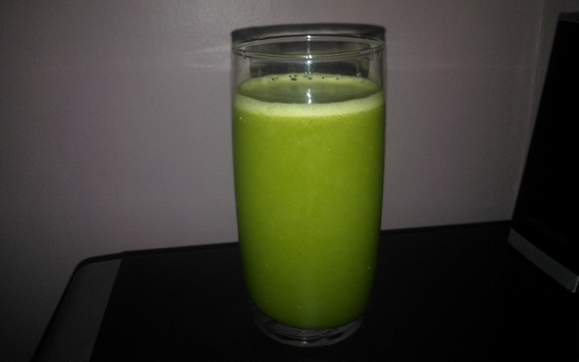 Suco de laranja com couve