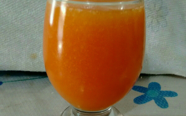 Suco de laranja com mamão
