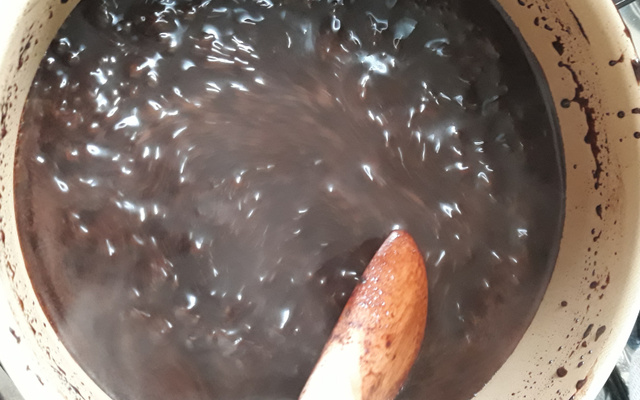 Bolo de chocolate com água