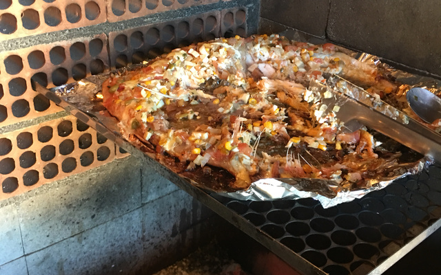 Peixe assado na grelha