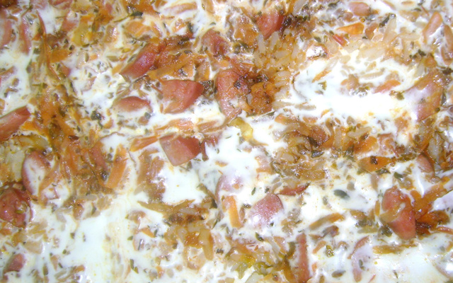 Escondido de arroz com linguiça ao creme