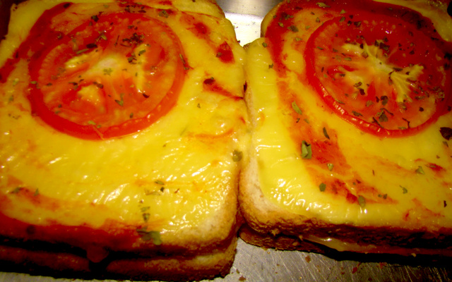 Sanduba cremoso de forno