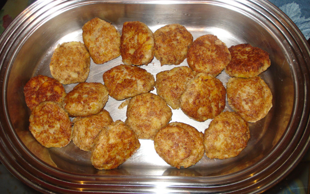 Bolinho de batata com alho poró