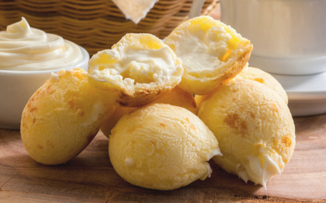 Pão de 3 queijos mineiro