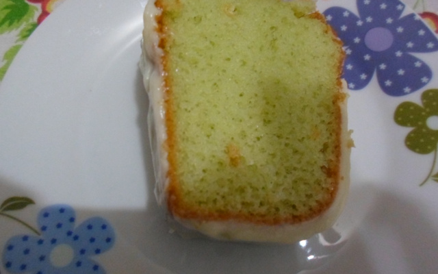 Bolo com gelatina de limão