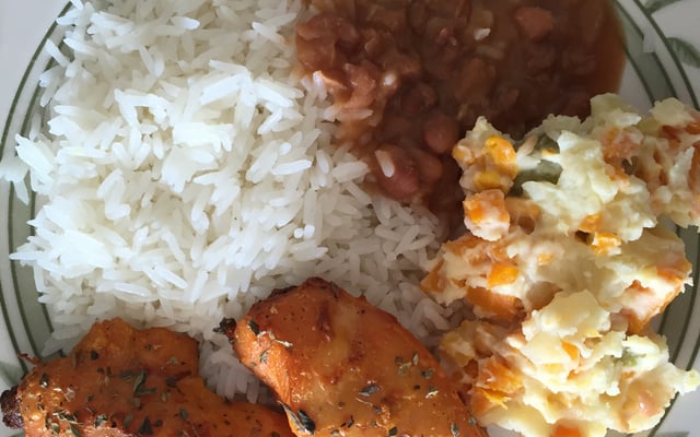 Frango assado suculento