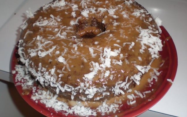 Bolo de chocolate com coco