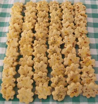 Biscoito salgadinho de cebola